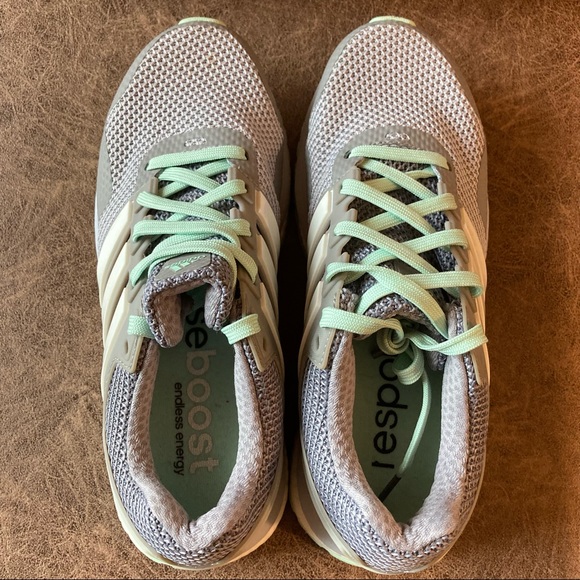 Adidas Response Boost Running Tennis Shoes - Picture 3 of 7